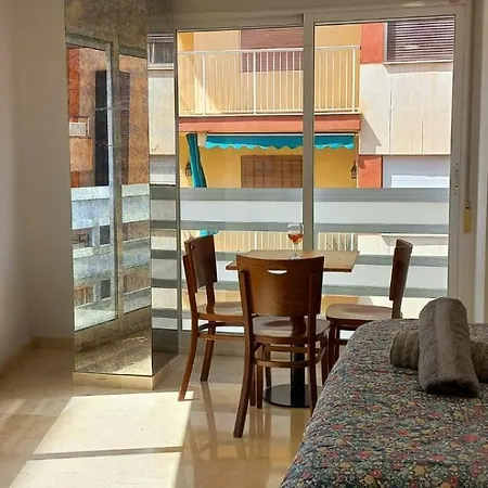 Holiday Centre Deluxe Habitación en casa particular Alicante